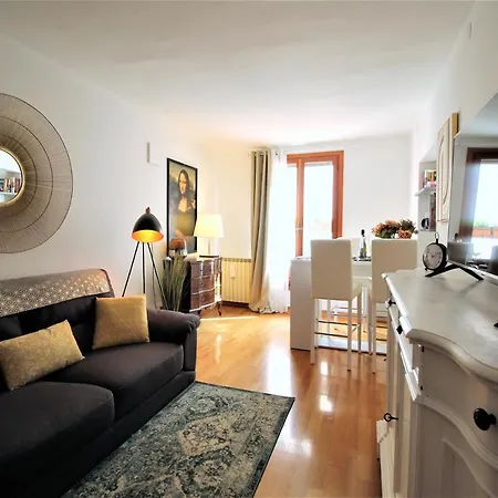 Charming Canal View San Marco Apartment Venice Exterior photo