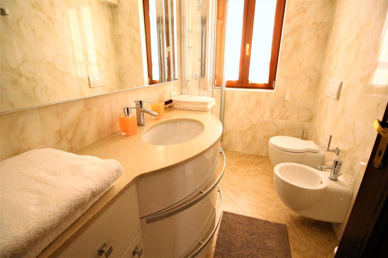 Charming Canal View San Marco Apartamento